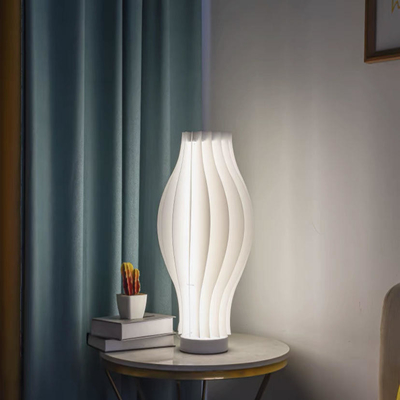 Lampu Meja LED Samping Tempat Tidur Akrilik Modern Rok Rumput Lipit Nordic Tricolor